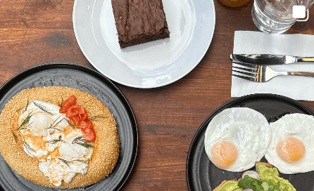 Ana’s Deli and Cafe